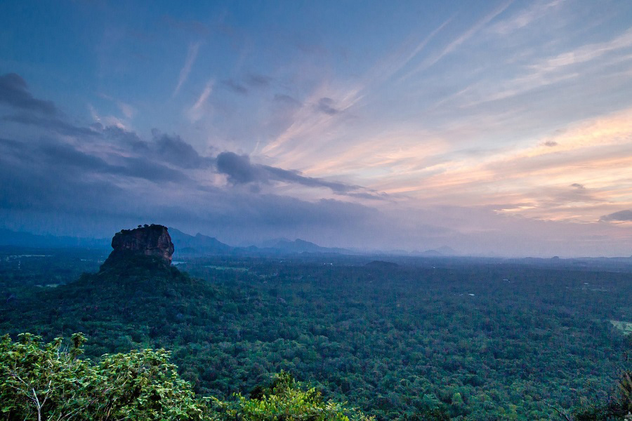 Sigiriya, Sinhagiri, Sri Lanka, rey Kasyapa, naturaleza salvaje